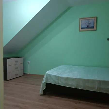 Апартамент 2 *